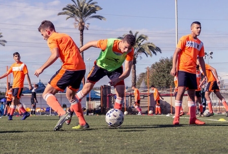 מדריכי כדורגל